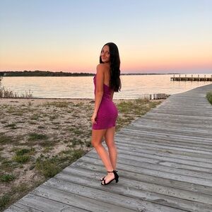 Chic Strapless Magenta Mini Dress